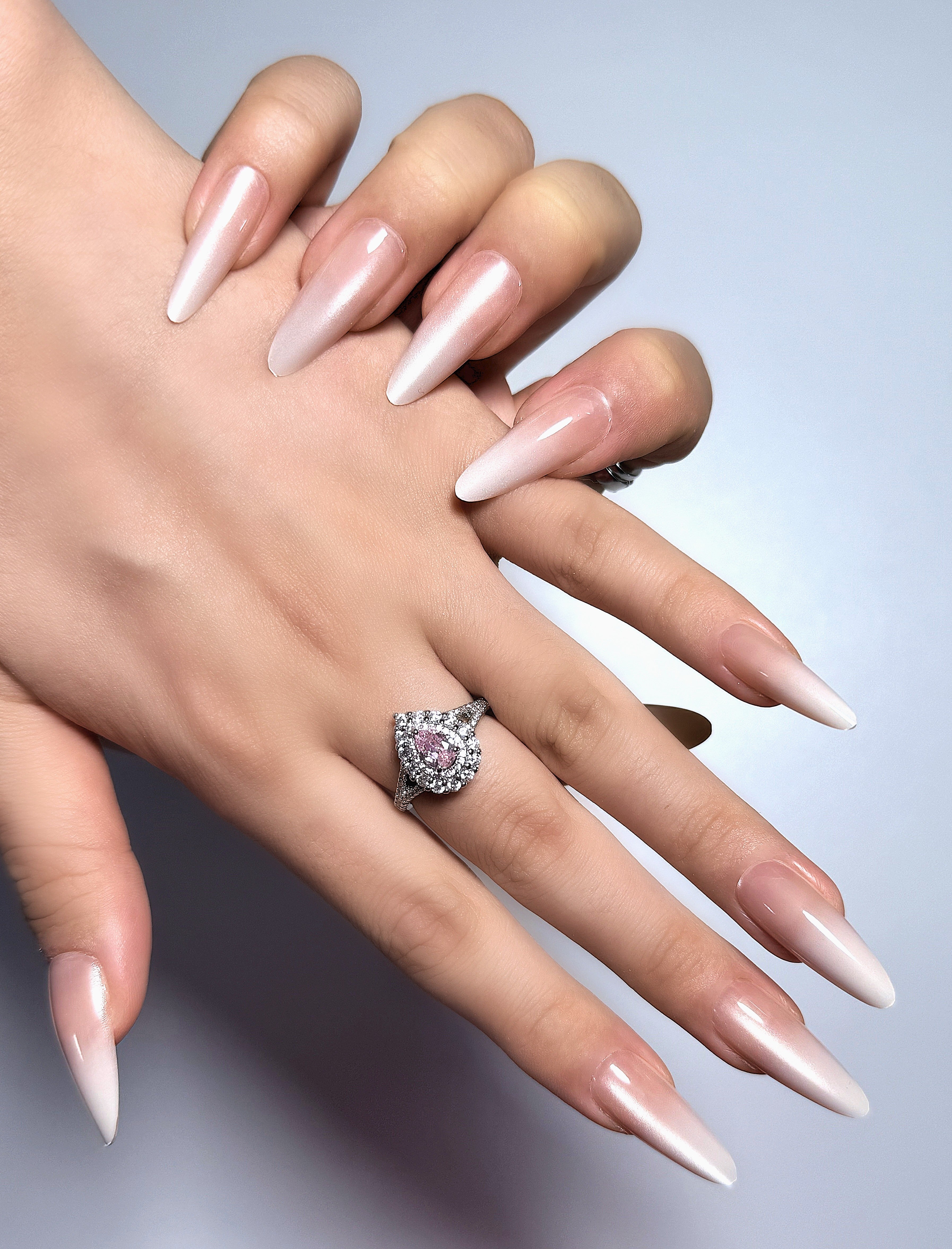 Milky White Ombre Nude Pink Cat Eye Press On Nails, Glossy Stiletto Fake Nails for Women, Natural Nude Gradient Cat Eye Nails, Reusable False Nails for Wedding, Party, Daily Wear